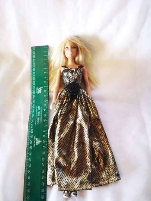 A beautiful almost vintage Barbie