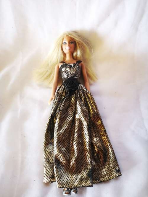 A beautiful almost vintage Barbie