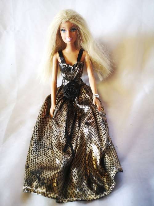 A beautiful almost vintage Barbie