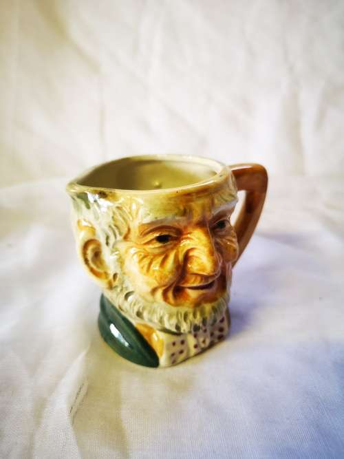 Cute little Toby mug milk pourer