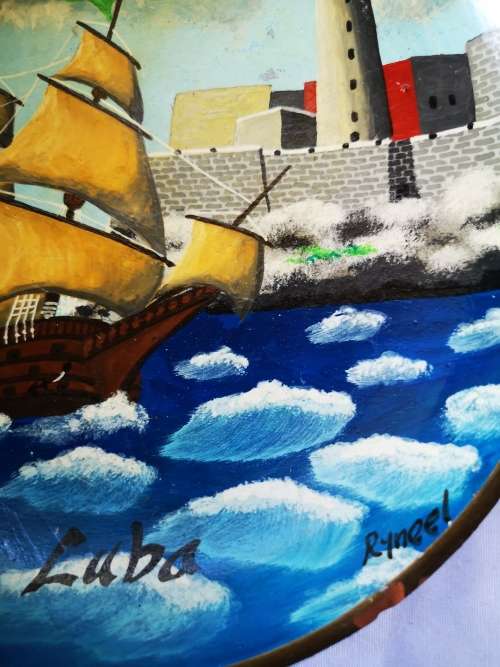 Stunning painted souvenir plate /wall hanging of El Morro, La Habana. Signed Ryneel