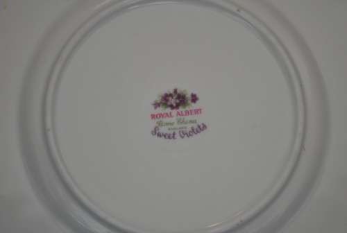 Royal Albert "Sweet Violets" tea side pate