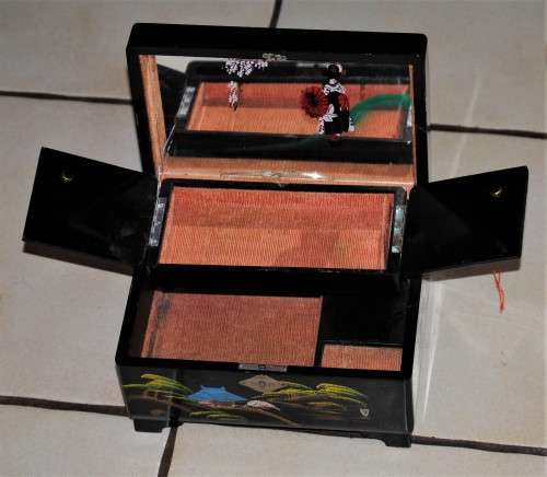 Vintage Lacquered Musical Jewellery Box