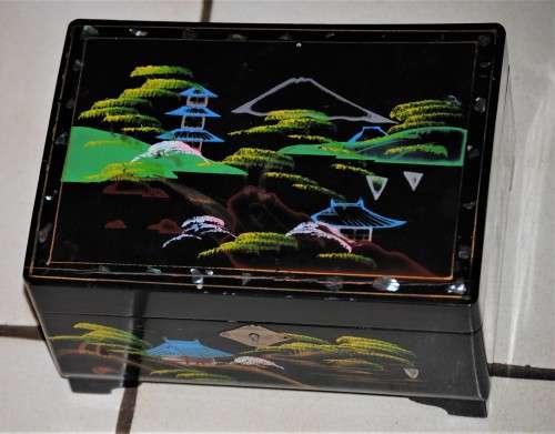 Vintage Lacquered Musical Jewellery Box