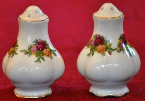 Royal Albert "Old Country Roses" Salt and pepper shakers