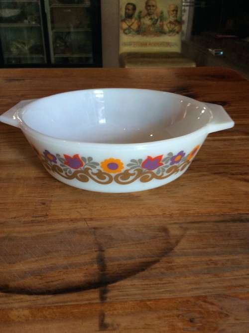 Pyrex JAJ Briarwood  Casserole Dish
