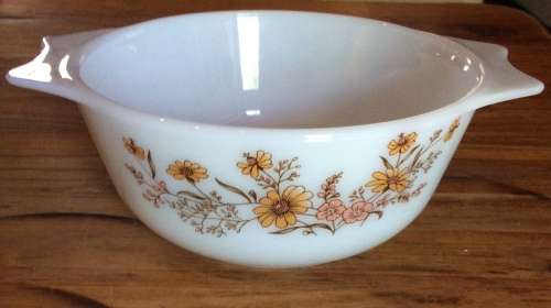 Pyrex  Country Autumn Casserole Dish