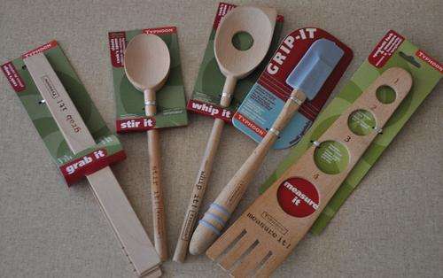 Set of 5 Wooden Utensils by Typhoon