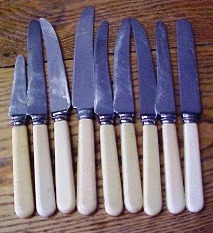 Bone handle Knives - lot