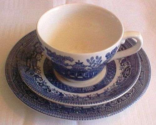 Trio Broadhust - Ironstone - Blue & White