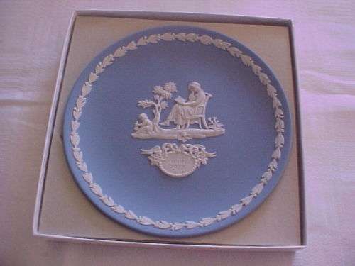 Wedgewood  Plate ` Mother 1977 `  -Blue - In Original Box