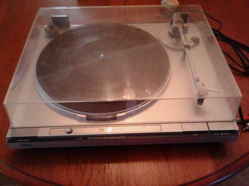 JVC Turntable - Auto return direct drive