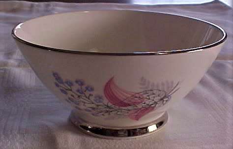 Royal Albert - " Fancy Free Sugar Bowl "