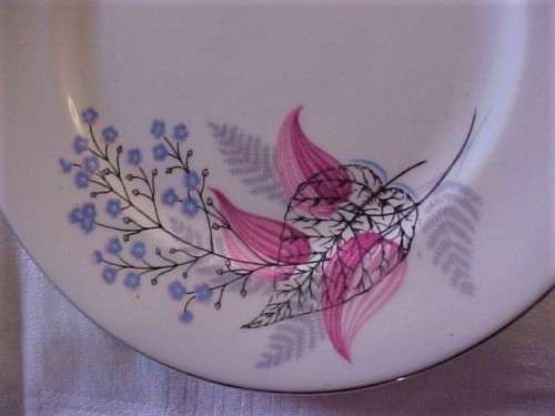 Royal Albert - ` Fancy Free Side Plates `