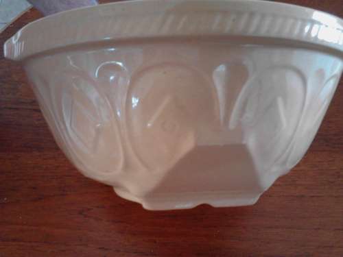 Grip stand mixing Bowl Greens - Made in England