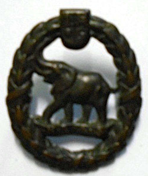 Non European Army Services Bronze Metal Cap Badge Owen 1351