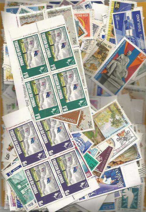 MIXED WORLD MINT & USED   LOT IN PKT,SOME DUPP.85 .GS