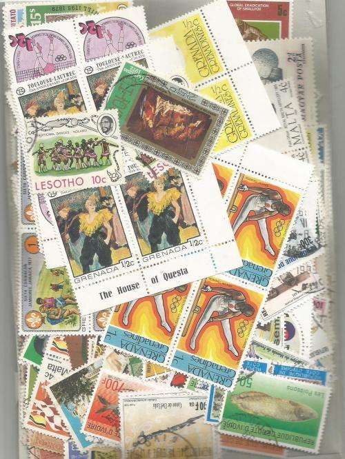 MIXED WORLD MINT & USED   LOT IN PKT,SOME DUPP.57 .GS