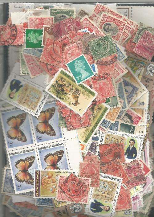 MIXED WORLD MINT & USED   LOT IN PKT,SOME DUPP.70 .GS