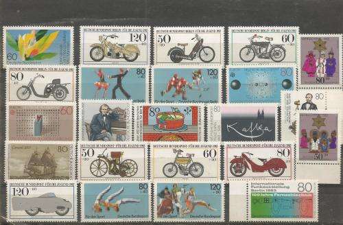 GERMANY  UN MOUNTED MINT SETS