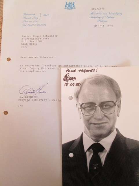 AUTOGRAPH AND LETTER MINISTER OF DEFENCE ADRIAAN VLOK 1985