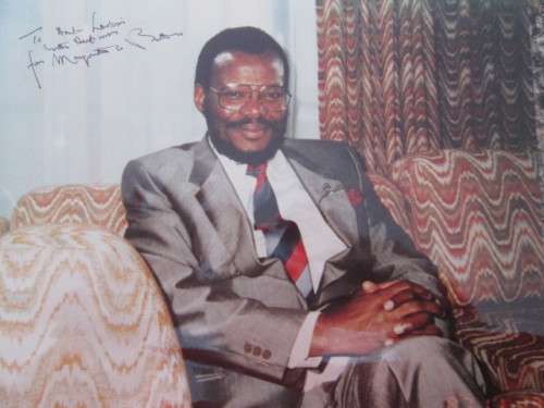 AUTOGRAPHED PHOTO AND SIGNED LETTER MANGOSUTHU BUTHELEZI