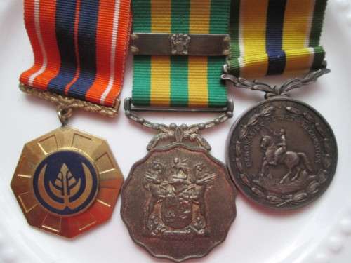 GROUP MEDALS FULL SIZE INCLUDING BAR  SADF