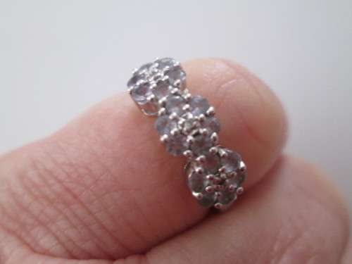 LOVELY UNUSUAL LADIES TANZANITE 9 CT WHITE GOLD RING C R A Z Y  R1!!!!
