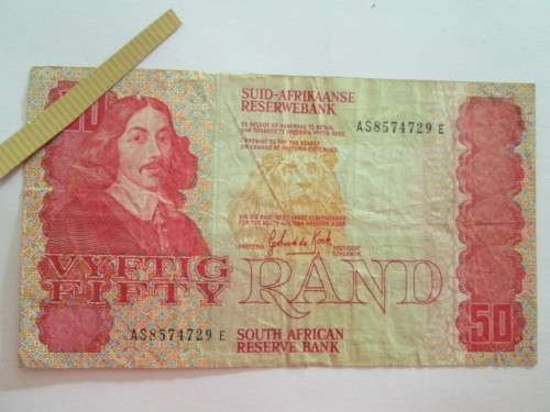 LOVELY SLIGHTLY BIT CREASED NOTE 50 RAND AS8574729E
