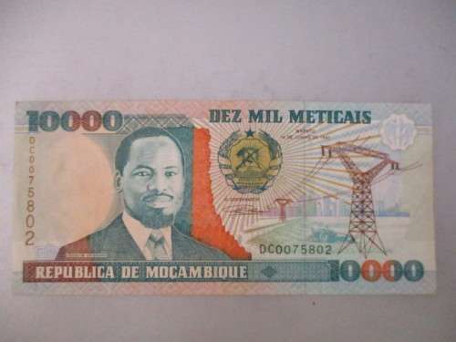 MOZAMBIQUE 1000 METICAIS BANK NOTE DC 0075802 NOTE A BIT CREASED