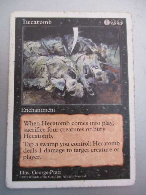 MAGIC THE GATHERING - TRADING CARDS - RARE - HECATOMB - & 2 FREE CARDS