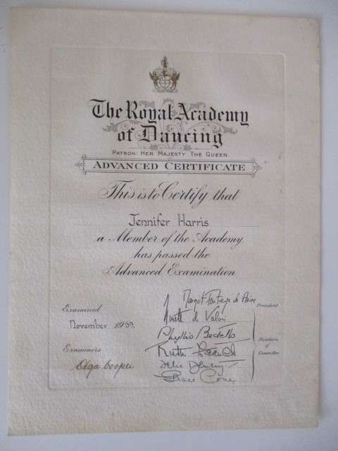 SIGNED CERTIFICATE MARGOT FONTEYN AND OTHER SIGNATURES BIGGER THAN A4 size 1959