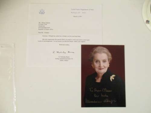 SIGNED / AUTOGRAPHED MADELEINE ALBRIGHT HALF SIZE OF A4