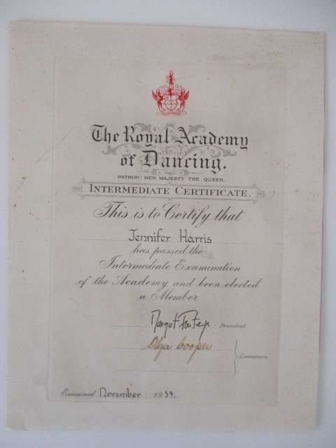 THE ROYAL ACADEMY OF DANCING SIGNED CERTIFICATE BY MARGOT FONTEYN