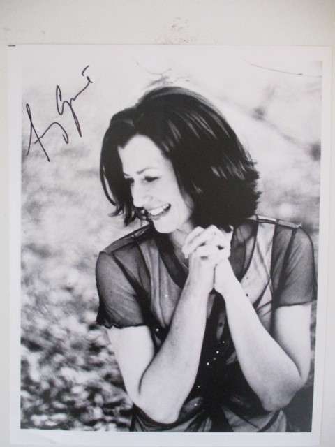 AUTOGRAPH  SIGNED - AMY GRANT SINGER A4 SIZE
