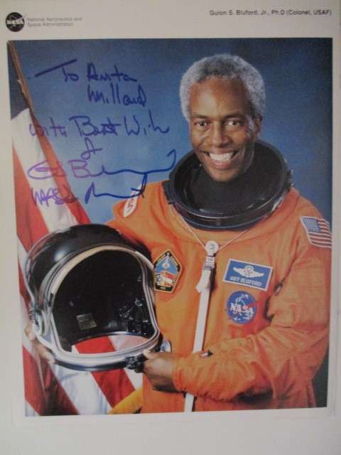 AUTOGRAPHED SIGNED - GUION S. BLUFORD JR - USA ASTRONAUT A4 SIZE -NASA