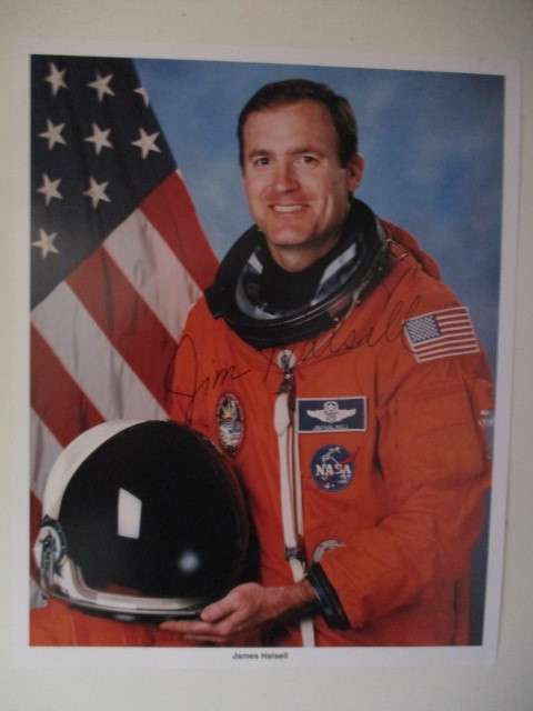 PRINTED AUTOGRAPH - JAMES HALSELL  ASTRONAUT A4 SIZE - NASA