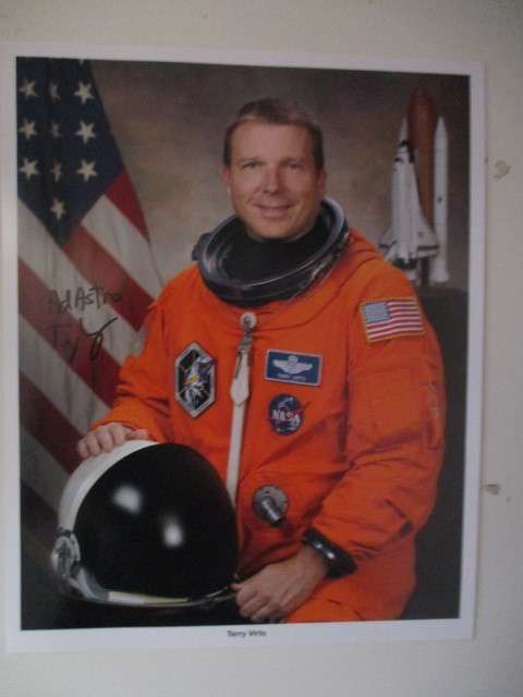 AUTOGRAPHED SIGNED A4 SIZE ASTRONAUT - TERRY VIRTS - NASA