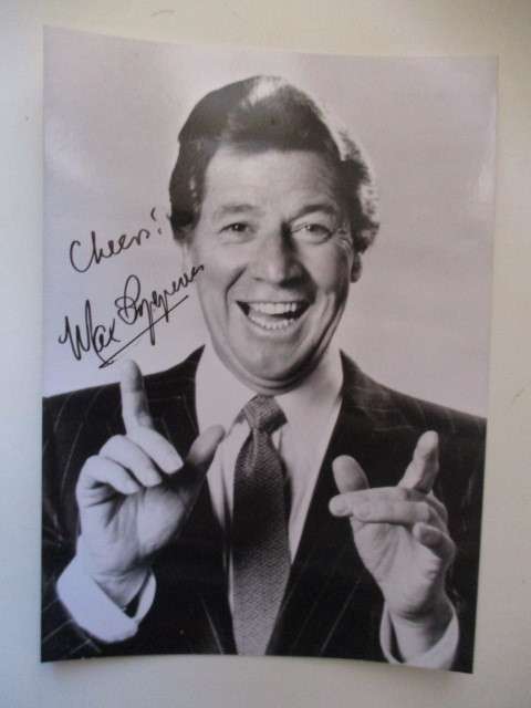 AUTOGRAPHED SIGNED MAX BYGRAVE ACTOR BLESS EM ALL 1948 DIED 2012 LARGER THAN POST CARD