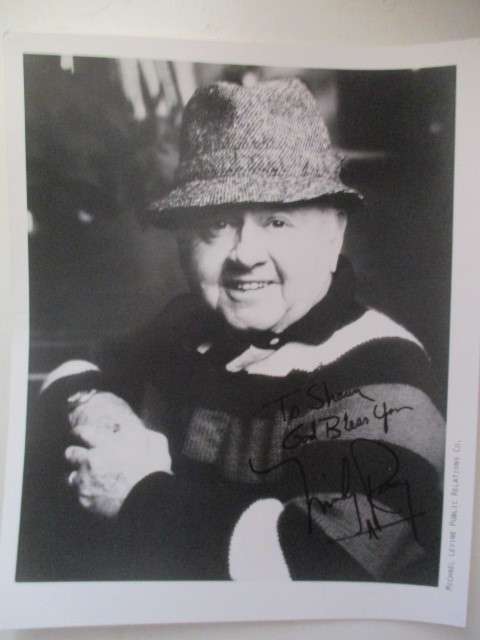 AUTOGRAPHED SIGNED CLASSIC ACTOR MICKEY ROONEY - A4