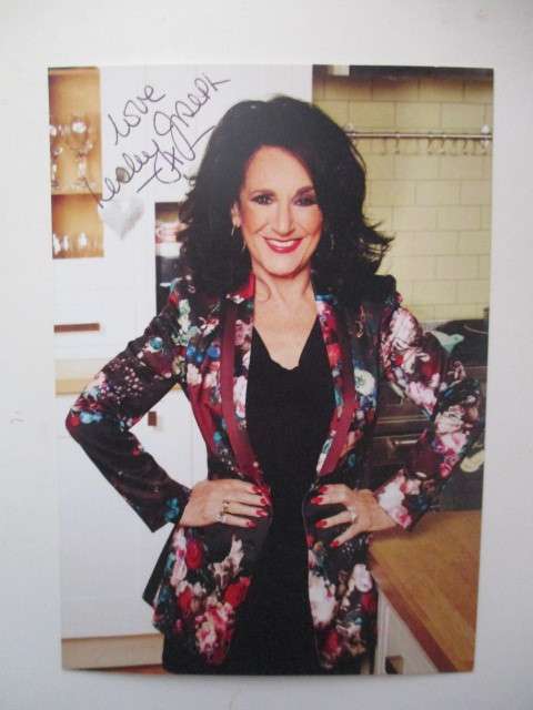 AUTOGRAPHED SIGNED  ABOUT POST CARD SIZE LESLEY JOSEPH BIRDS OF A FEATHER