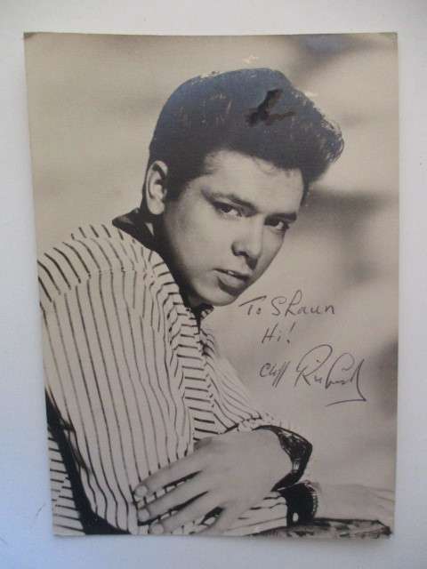 AUTOGRAPHED SIGNED - YOUNG  - CLIFF RICHARD POST CARD