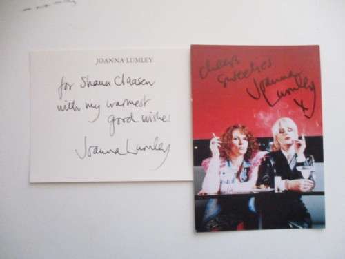 AUTOGRAPHED SIGNED - JOANNA LUMLEY - ABSOLUTLY FABULOUS POSTCARD SIZE AND THANK YOU CARD