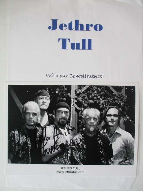 AUTOGRAPHED / SIGNED - HEAVY METAL GROUP - JETHRO TULL - FREE JETHRO TULL CD HALF SIZE OF A4