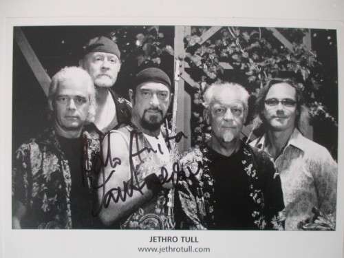 AUTOGRAPHED / SIGNED - HEAVY METAL GROUP - JETHRO TULL - FREE JETHRO TULL CD HALF SIZE OF A4