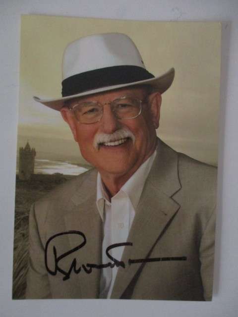 AUTOGRAPHED /SIGNED  - ROGER WHITAKER - FAMOUS SINGER  ABOUT POSTCARD SIZE