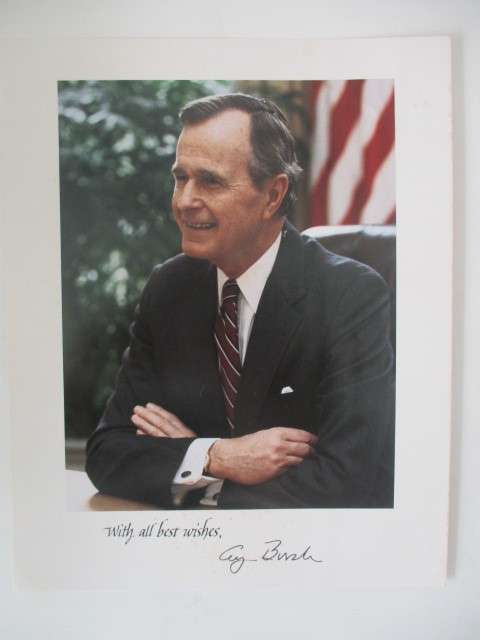 PRINTED AUTOGRAPH - GEORGE BUSH SENIOR A4 SIZE