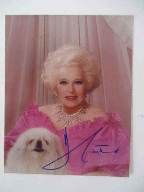 AUTOGRAPHED / SIGNED  PRINCESS DIANA GRAN / BARBRA CARTLAND  AND LETTER X 2 AUTOGRAPHS