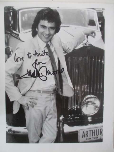 AUTOGRAPHED / SIGNED - DUDLEY MOORE - MOVIE  - ``ARTHUR  ``- A4 SIZE