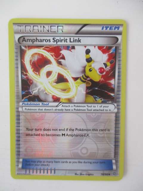 POKEMON 4 CARDS ONE FOIL CARD